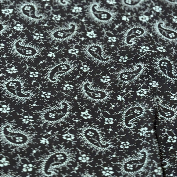 BP Black and White Paisley V-Neck Flutter Sleeve Dress 90s “skater dress” vibes - Picture 4 of 17